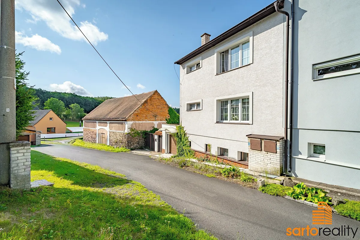 Prodej rodinného domu 360 m², pozemek 1339 m²