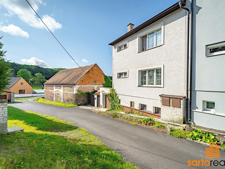 Haus zum Kauf, 360 m² (1 von 38)