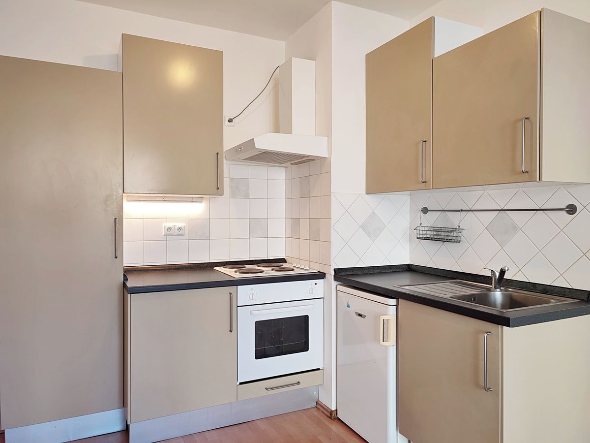 Pronájem bytu 1+kk 28 m² – fotografie 2