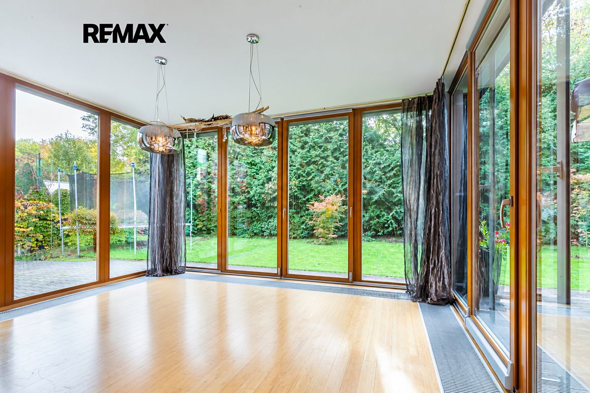 Prodej rodinného domu 232 m², pozemek 336 m², Praha – fotka 1 z 3