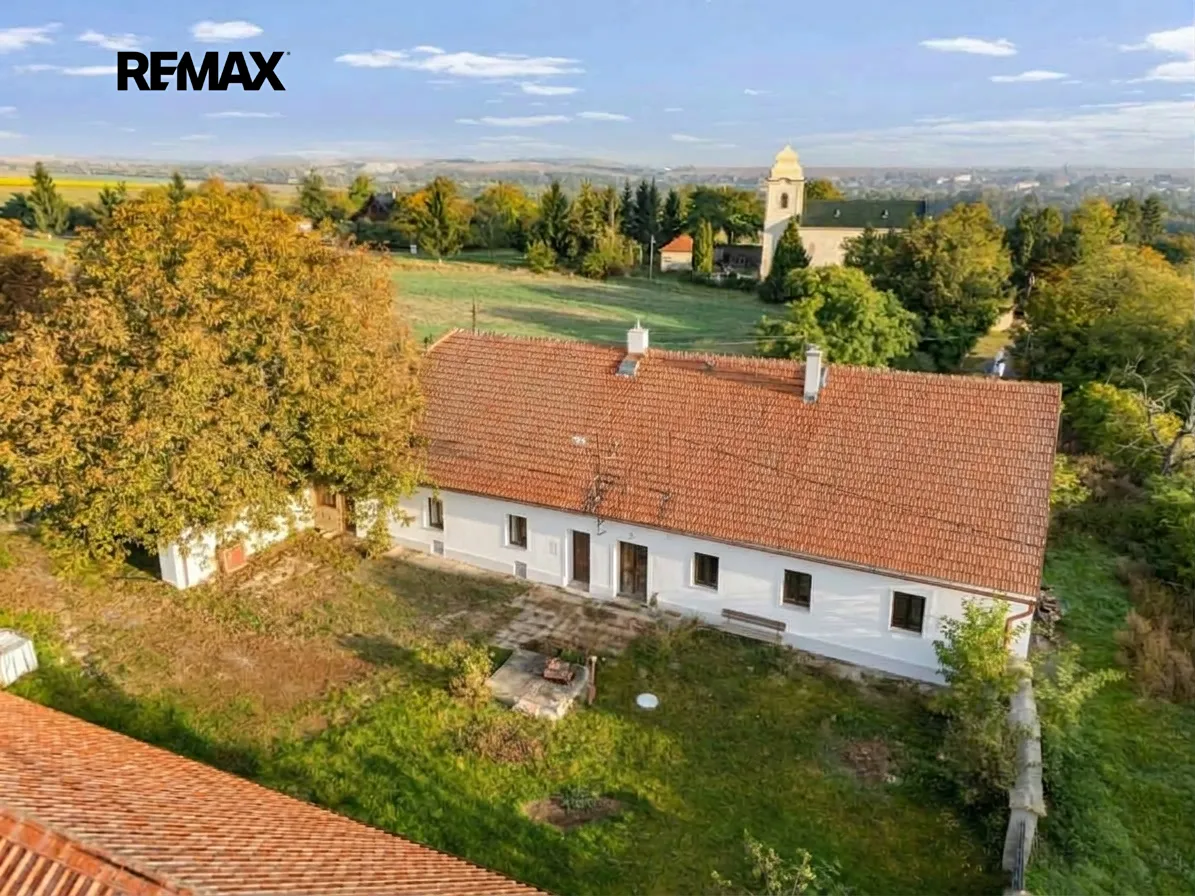 Prodej rodinného domu 238 m², pozemek 4149 m²