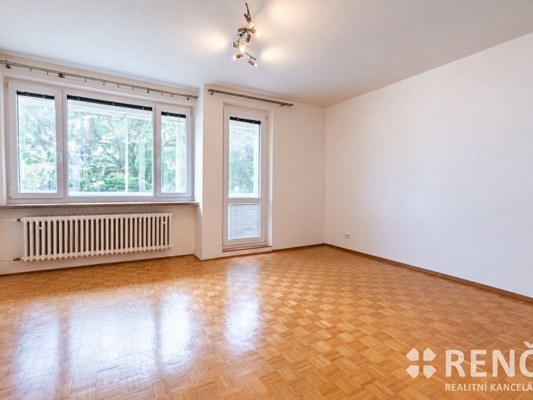 Pronájem bytu 3+kk, 74 m² (1 z 17)