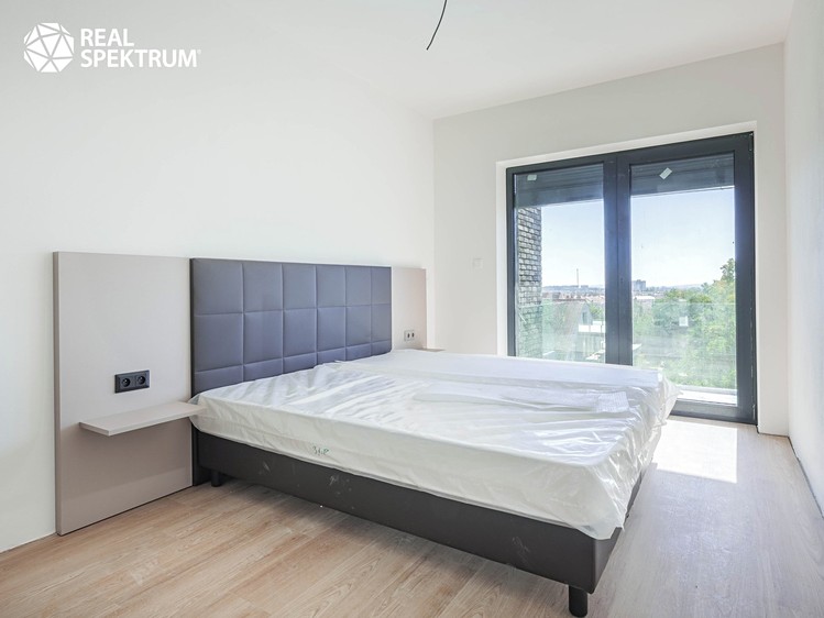 Pronájem bytu 3+kk, 61 m² (9 z 28)