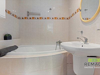 Pronájem bytu 3+1, 76 m² (2 z 15)