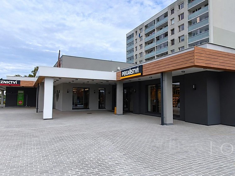 Pronájem komerčního prostoru, 117 m² (1 z 7)