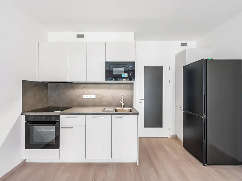 Pronájem bytu 1+kk 32 m², Praha – náhled fotky 1