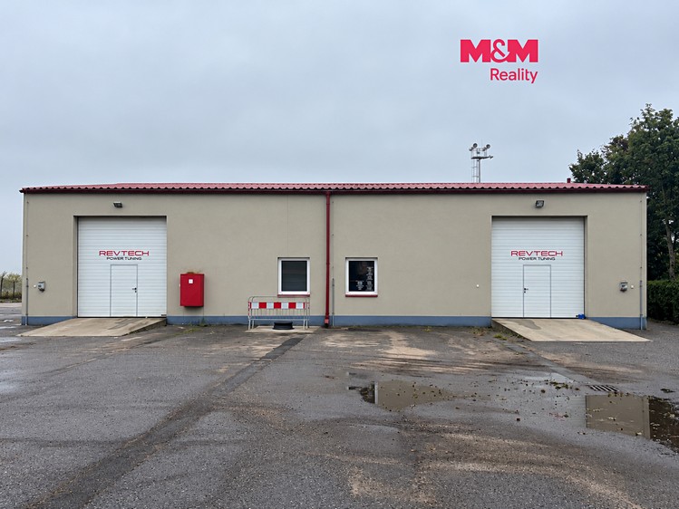 Pronájem komerčního prostoru, 350 m² (1 z 14)