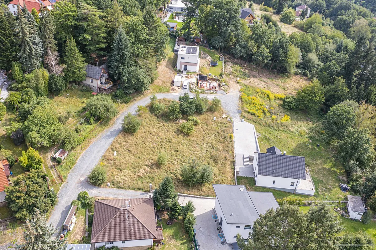 Prodej stavebního pozemku 1200 m²