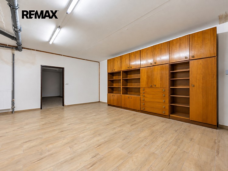 Будинок на продаж, 210 м² (30 з 32)