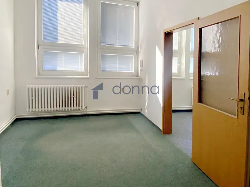 Pronájem kanceláře 32 m², Praha – náhled fotky 3