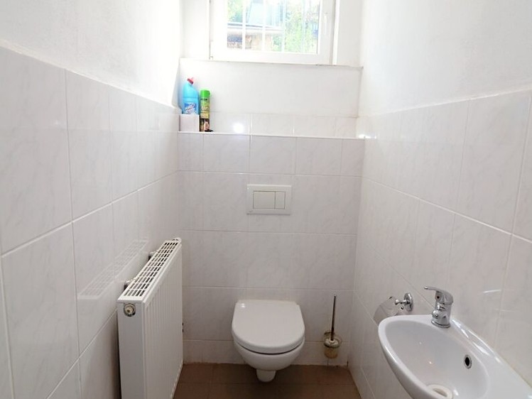 Комерційне приміщення в оренду, 238 м² (20 з 24)