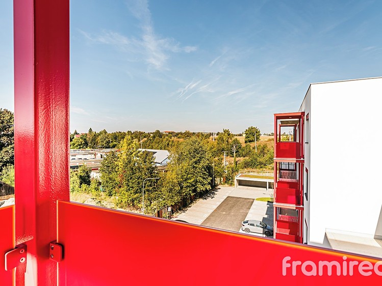Pronájem bytu 2+kk, 46 m² (7 z 13)