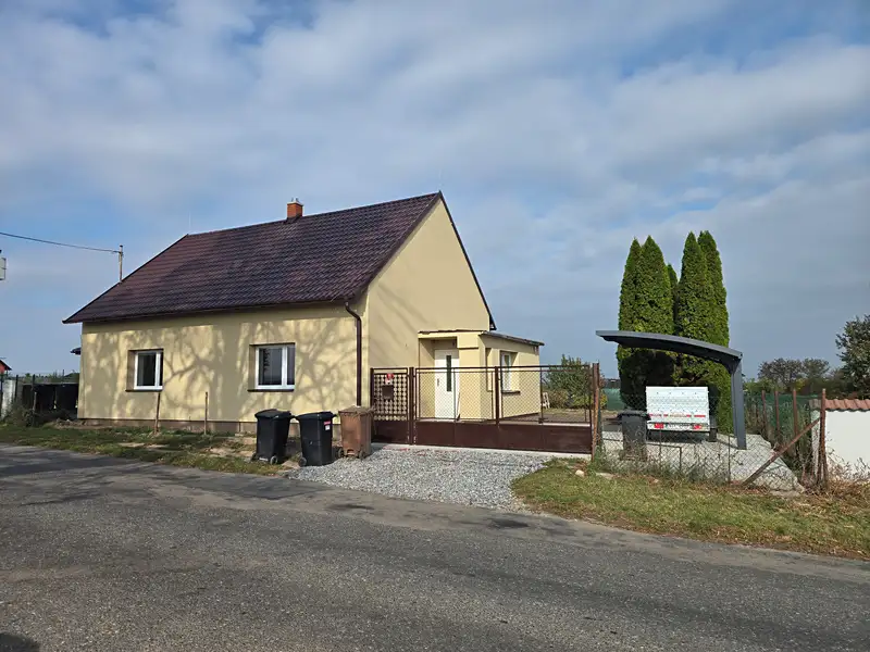 Prodej rodinného domu 138 m², pozemek 580 m², Plaňany – náhled fotky 1
