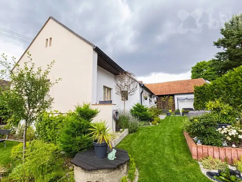 Prodej rodinného domu 162 m², pozemek 428 m², Hoštice – náhled fotky 3