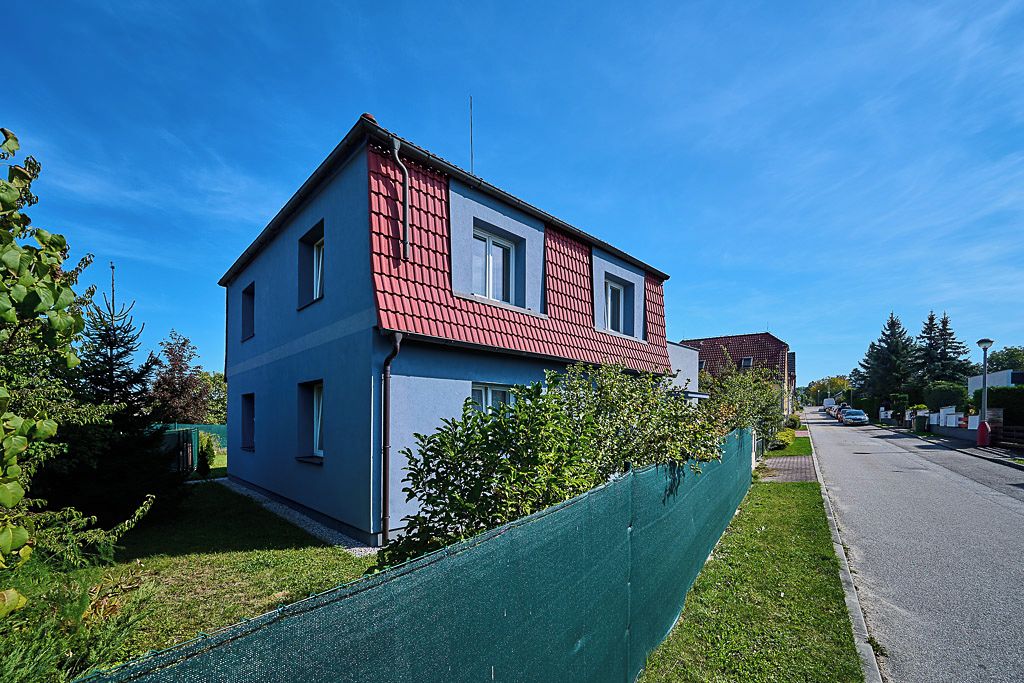 Prodej rodinného domu 175 m², pozemek 660 m², Včelná – fotka 1 z 3