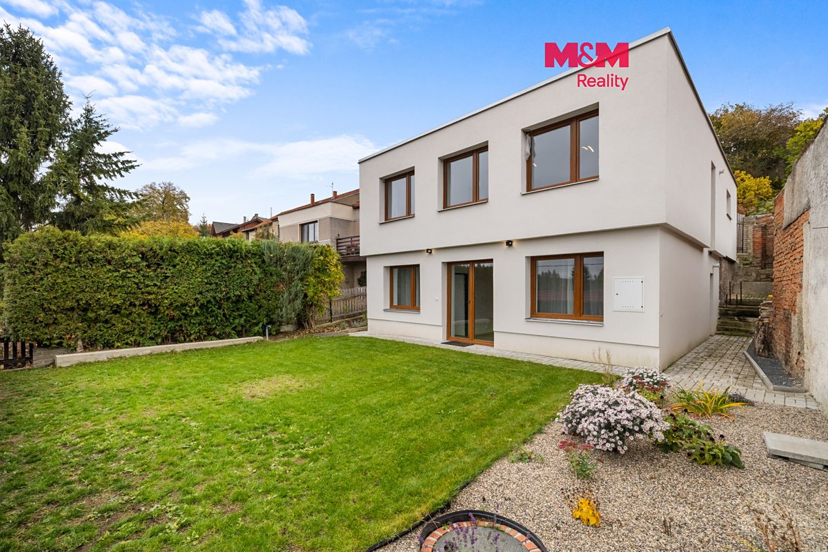 Pronájem rodinného domu 115 m², pozemek 306 m², Hradečno – fotka 1 z 3