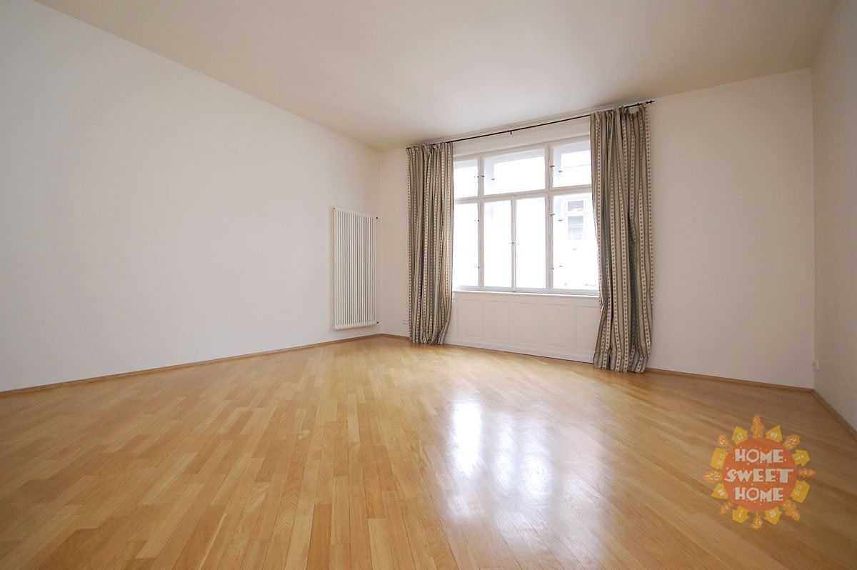 Pronájem bytu 4+1 100 m², Praha – fotka 1 z 3