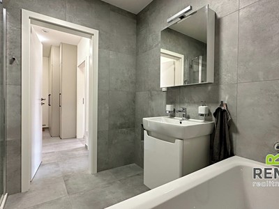 Pronájem bytu 2+kk, 57 m² (3 z 11)