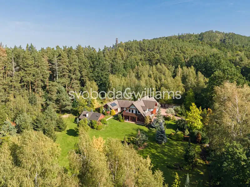 Prodej rodinného domu 431 m², pozemek 14484 m², Sloup v Čechách – náhled fotky 1