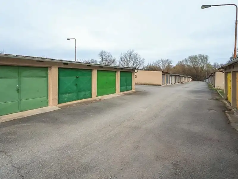 Pronájem garáže 18 m², Rousínov – náhled fotky 3