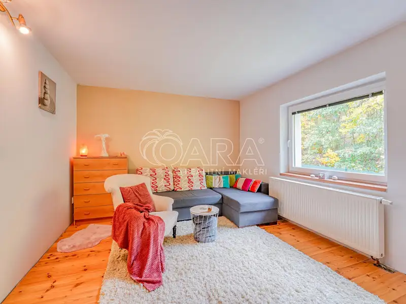 Prodej rodinného domu 245 m², pozemek 641 m², Jinín – náhled fotky 2