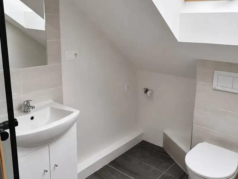 Pronájem bytu 1+kk 30 m², Strančice – náhled fotky 1