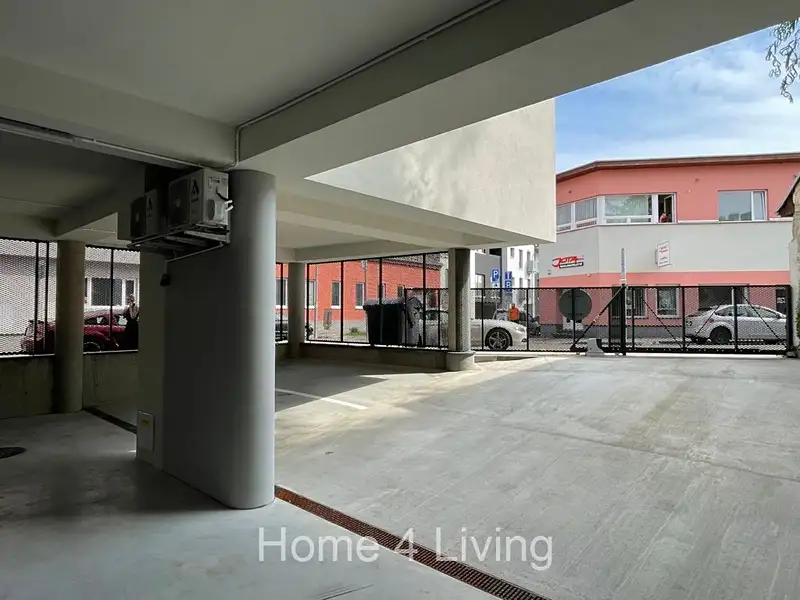 Pronájem garážového stání 18 m², Brno – náhled fotky 3