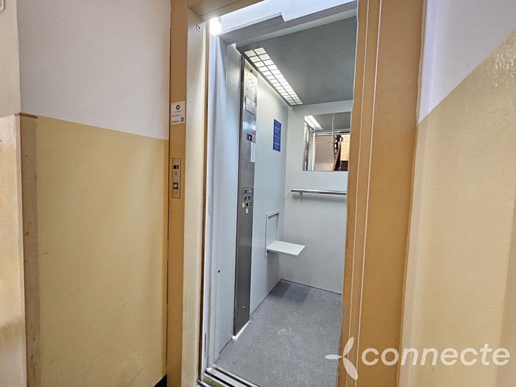 Pronájem bytu 2+kk, 34 m² (25 z 30)