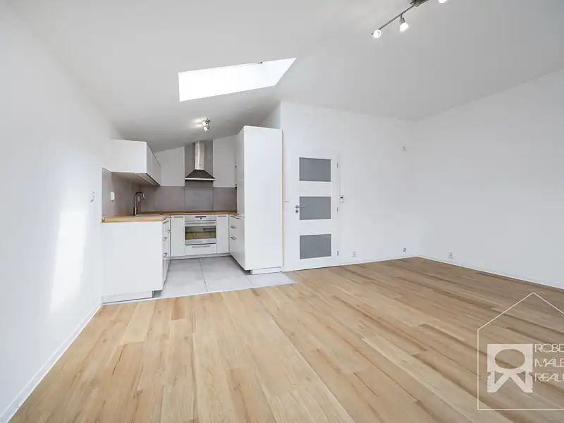 Prodej bytu 2+kk 50 m², Vestec – náhled fotky 2