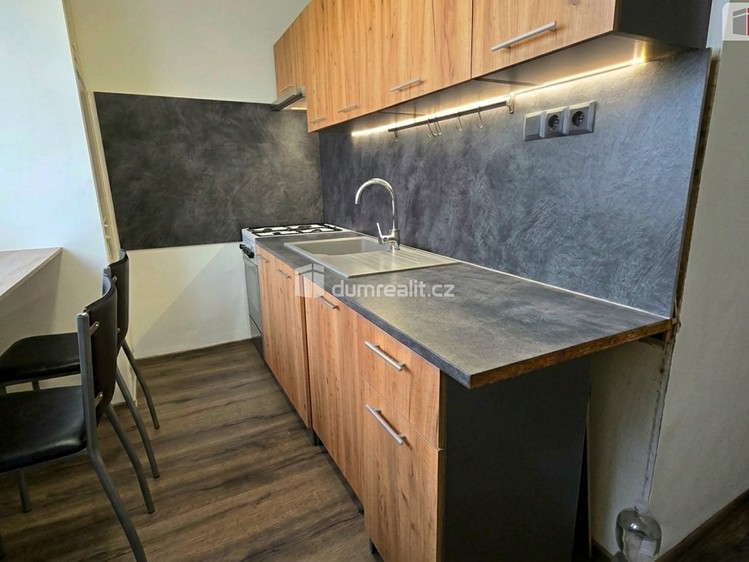Pronájem bytu 3+1, 61 m² (6 z 9)