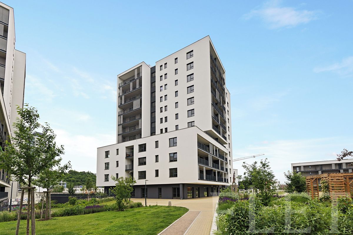 Pronájem bytu 1+kk 33 m² – fotografie 2