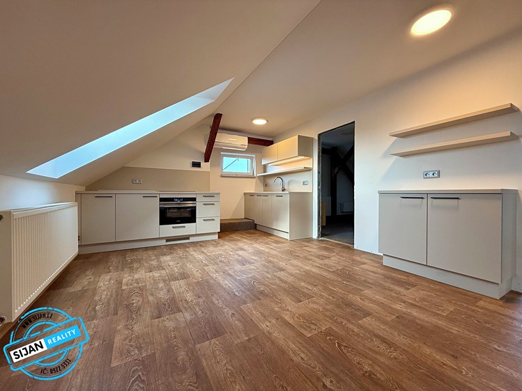 Pronájem bytu 2+kk, 105 m² (1 z 11)