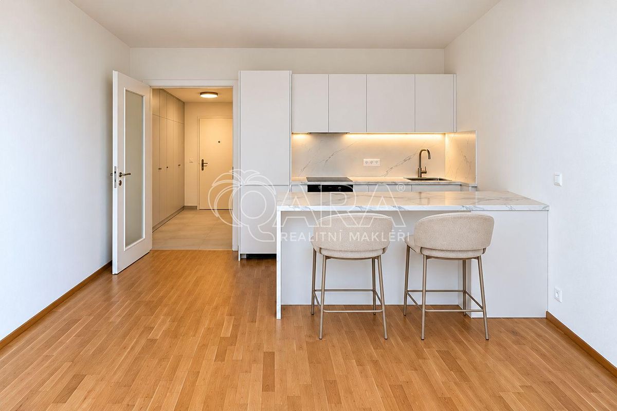 Pronájem bytu 1+kk 36 m², Praha – fotka 1 z 3