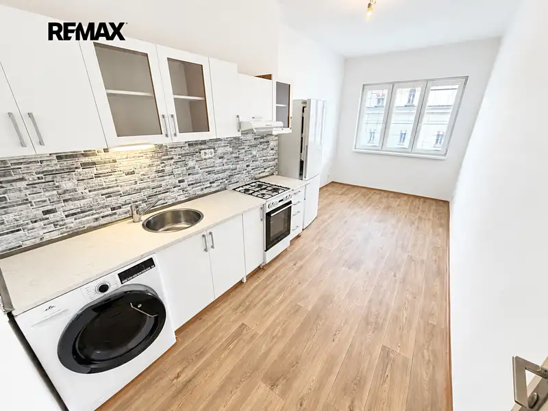 Pronájem bytu 2+kk 50 m², Praha – náhled fotky 1