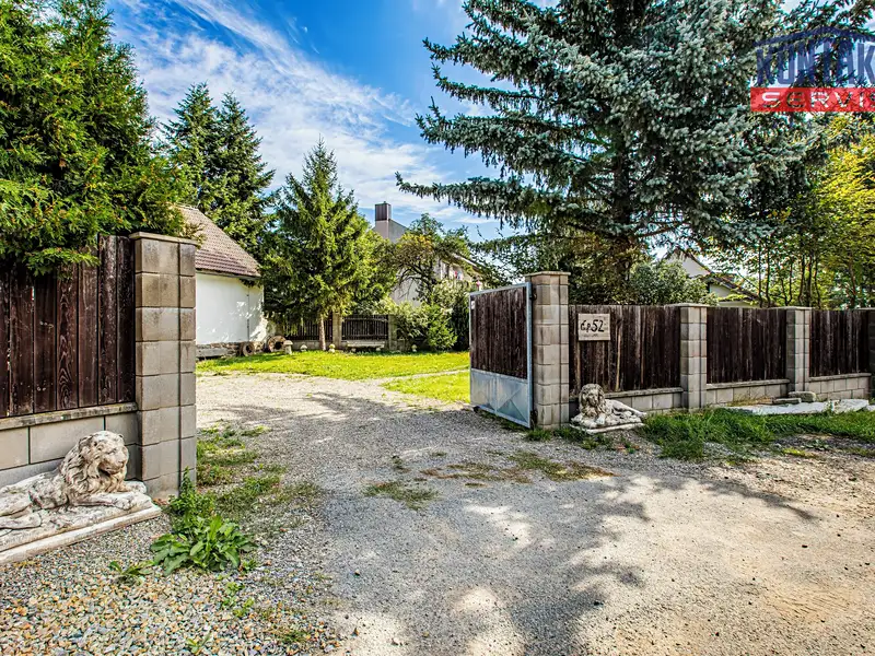 Prodej rodinného domu 175 m², pozemek 1800 m², Zalužany – náhled fotky 2