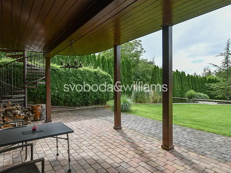 Prodej rodinného domu 327 m², pozemek 1540 m², Všenory – náhled fotky 2