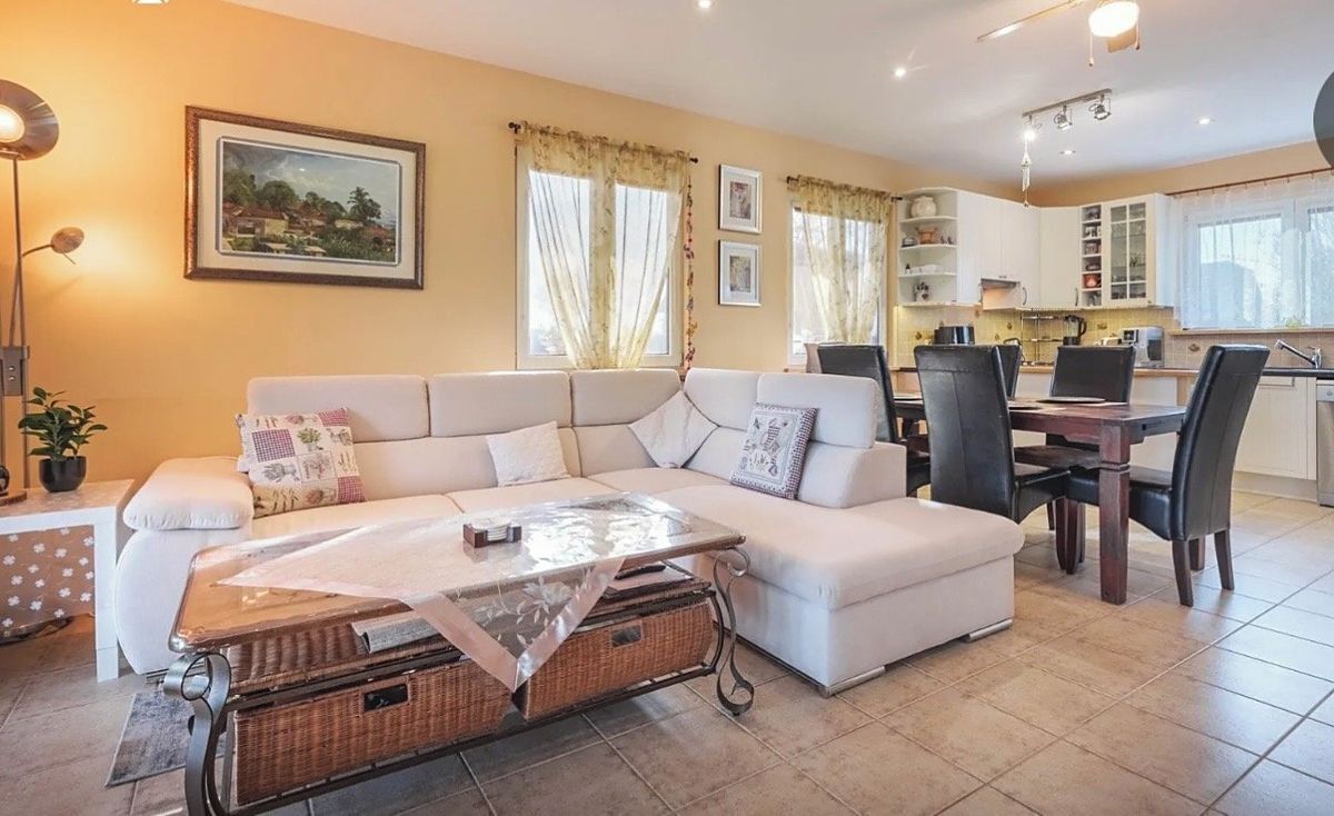 Prodej rodinného domu 172 m², pozemek 1488 m², Jevišovka – fotka 1 z 3