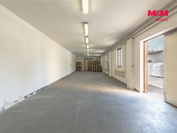 Комерційне приміщення на продаж, 1 350 м² (6 з 22)