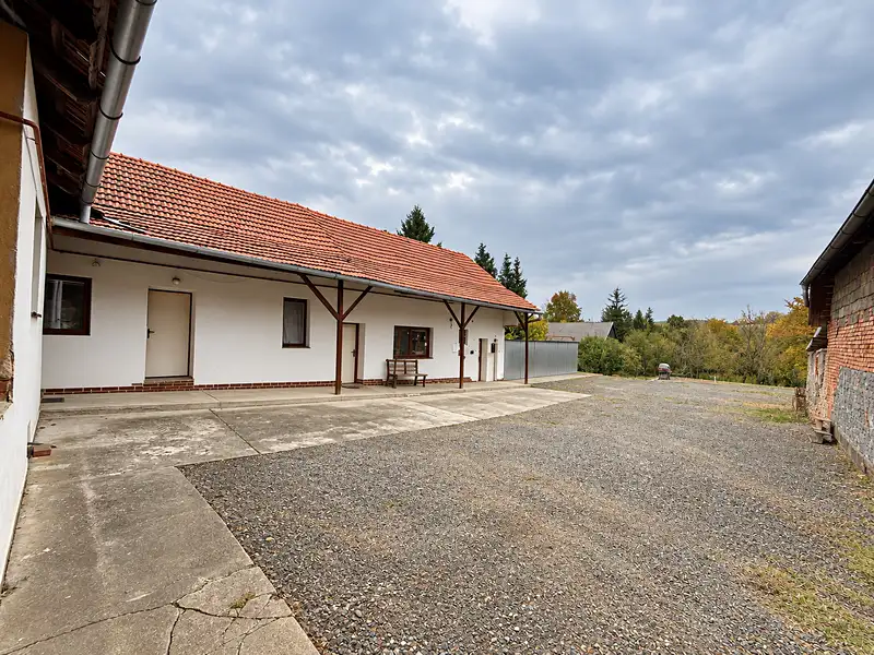 Prodej rodinného domu 623 m², pozemek 2300 m², Podolí – náhled fotky 3