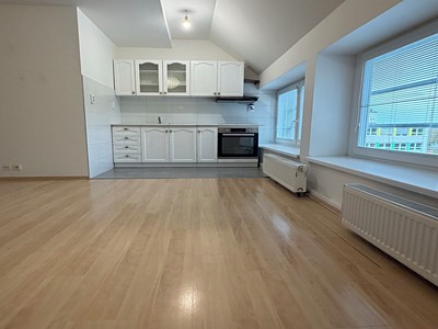 Prodej bytu 3+kk, 93 m² (2 z 16)