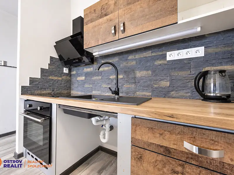 Prodej rodinného domu 240 m², pozemek 431 m², Červenka – náhled fotky 3