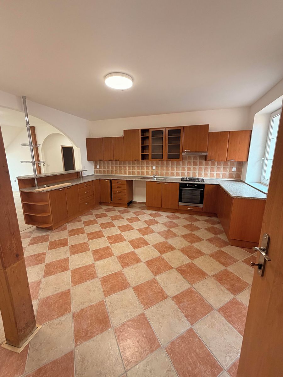 Pronájem bytu 3+kk 100 m²