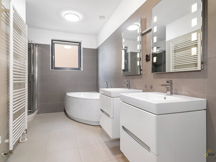 Prodej domu, 193 m² (12 z 25)
