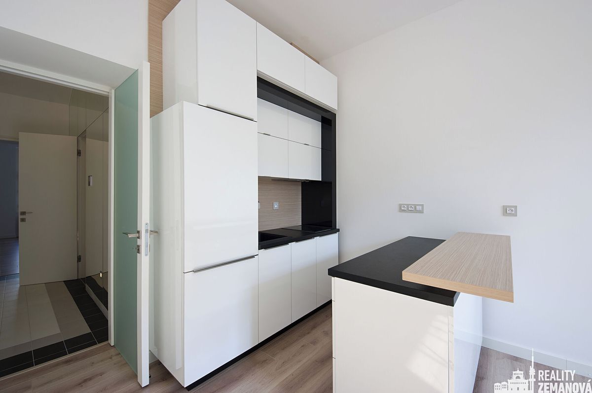 Pronájem bytu 2+kk 54 m², Praha – fotka 1 z 3