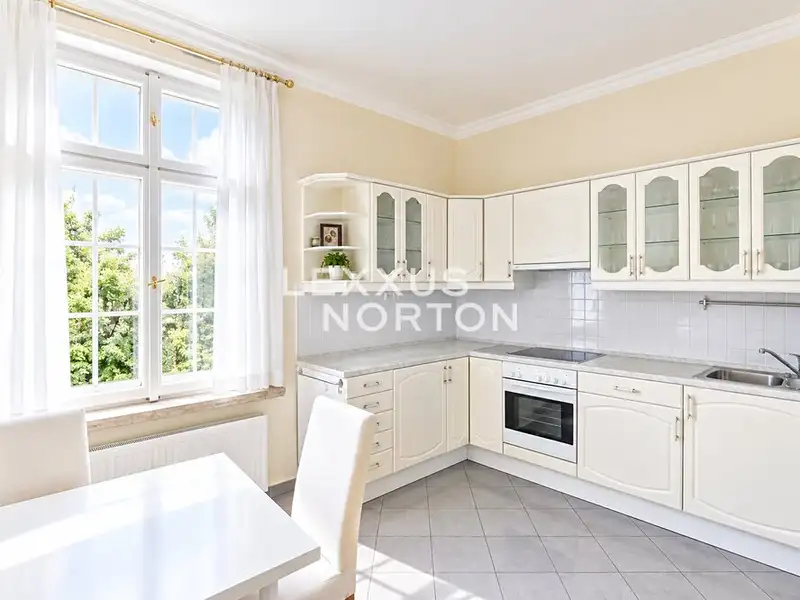 Pronájem bytu 3+1 150 m², Praha – náhled fotky 2