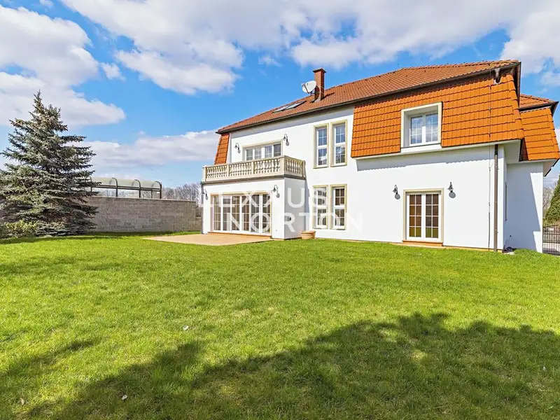 Pronájem vily 610 m², pozemek 747 m², Průhonice – náhled fotky 1