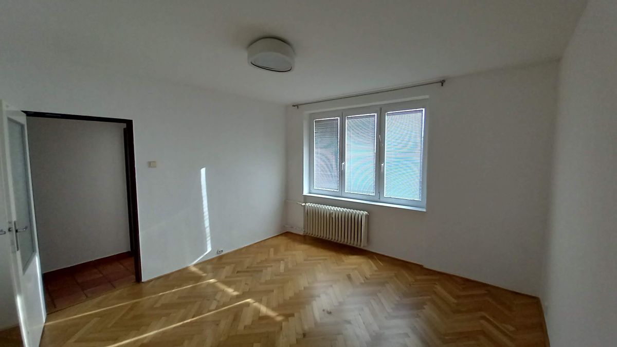 Pronájem bytu 1+1 32 m², Praha – fotka 1 z 3