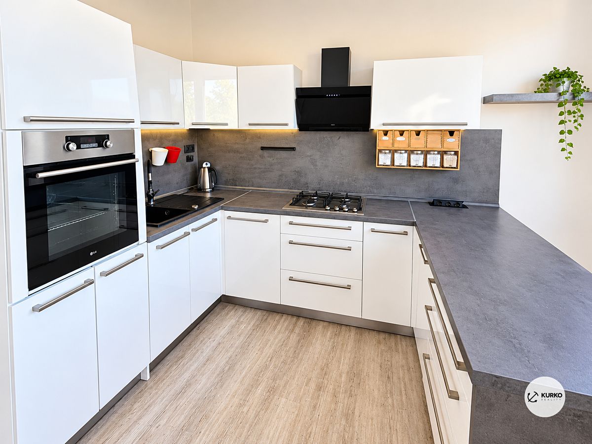 Pronájem bytu 1+1 37 m²