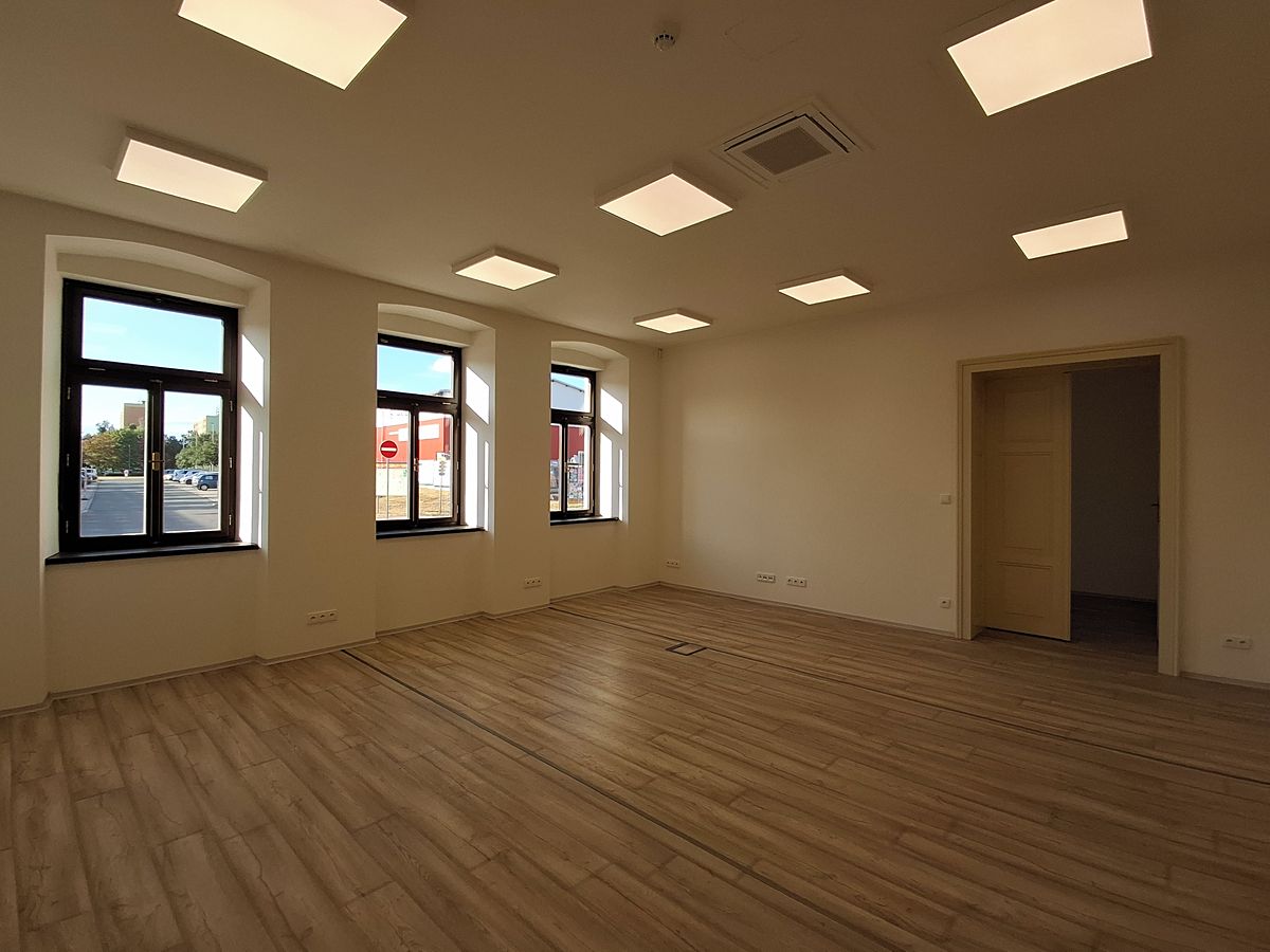 Pronájem kanceláře 94 m², Jaroměř – fotka 1 z 3
