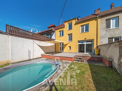 Haus zum Kauf, 268 m² (2 von 41)